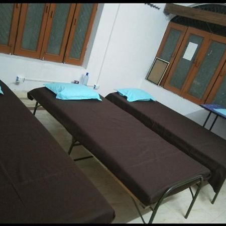 Mannat Rooms Allāhābād Junction Exteriör bild