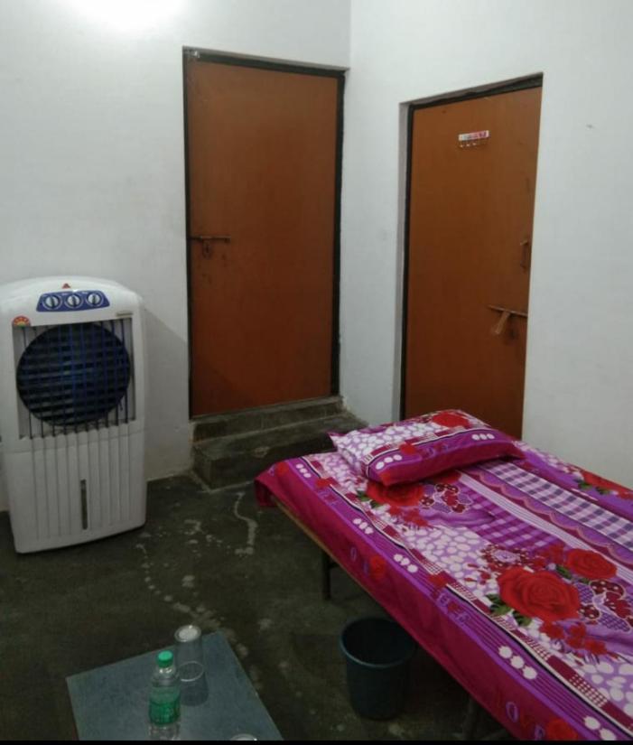 Mannat Rooms Allāhābād Junction Exteriör bild